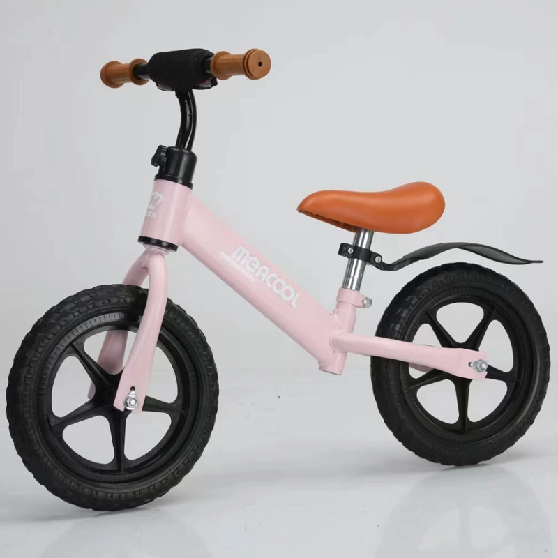 Des vélos d'équilibre pour enfants avec certification CE 1